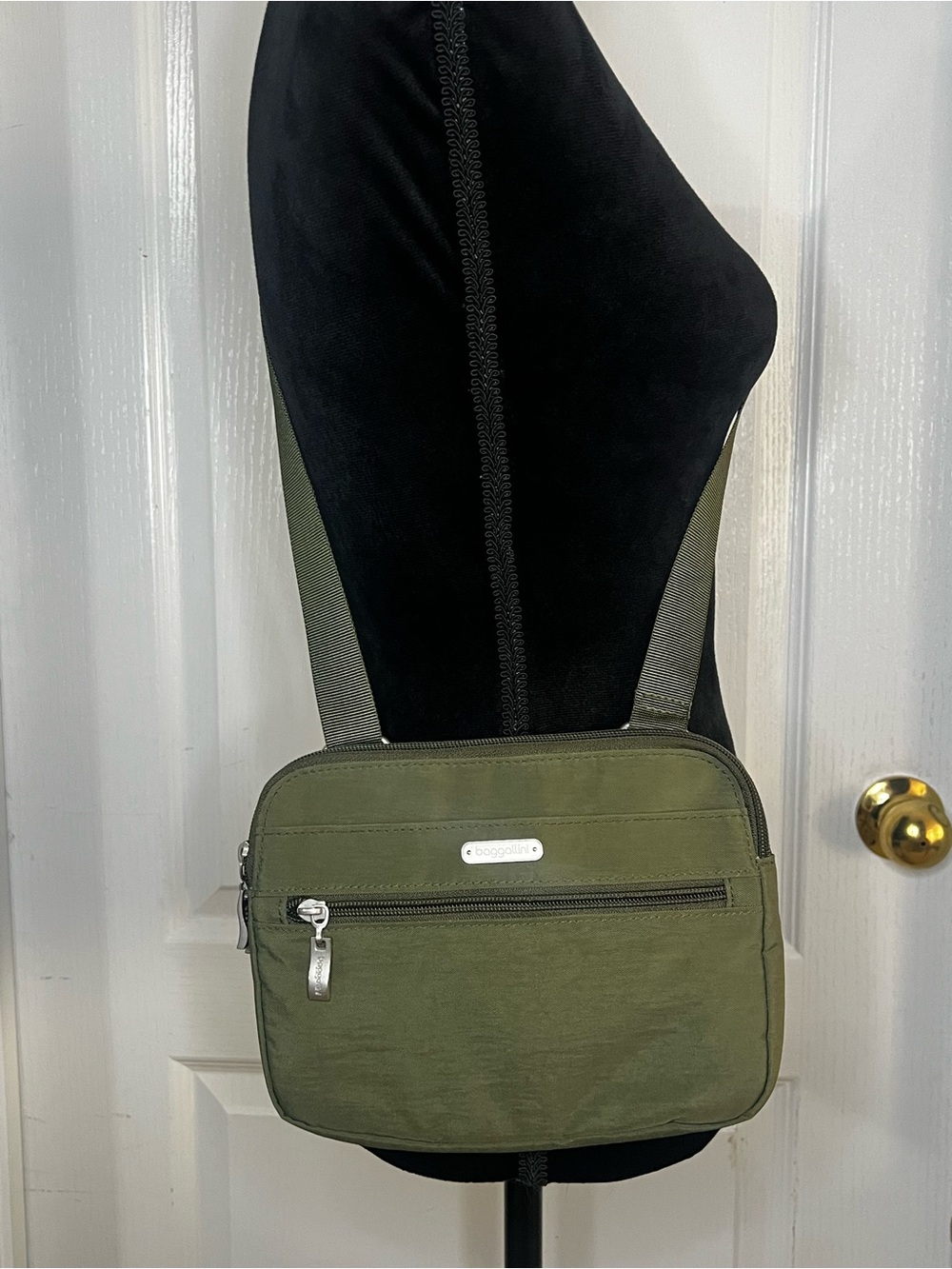 Baggallini Olive Green Crossbody Messenger Bag